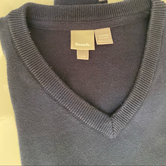Bench men blue v neck long sleeves pullover sweater,Size L. Pre- owned condition - Picture 9 of 15